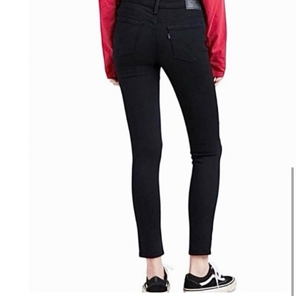 ♥️HOST PICK♥️- Levi's 711 Black
Distressed Skinny Jean - Picture 3 of 8